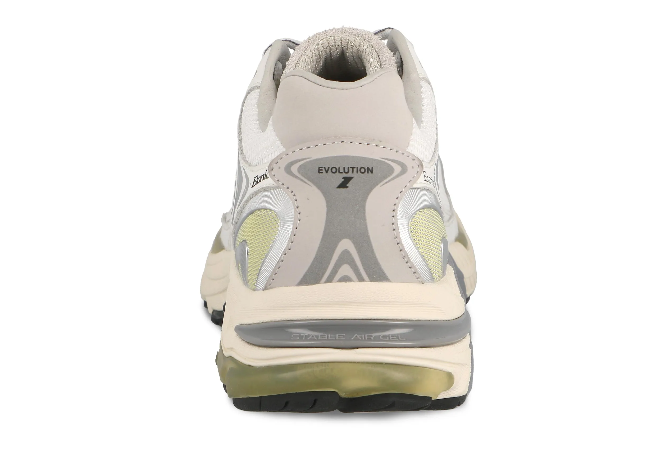 Etonic Evolution sneakers in white mesh fabric and beige suede leather with white, silver and yellow details.